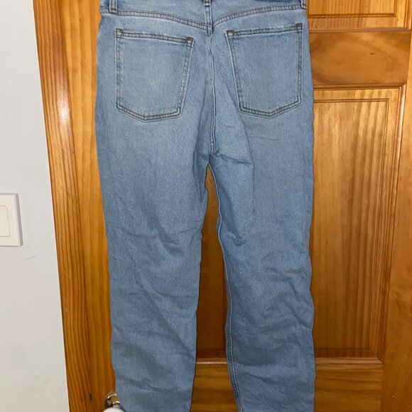 Abercrombie & Fitch Distressed High-Waisted Mom Jeans- Size 8 - Picture 3 of 3